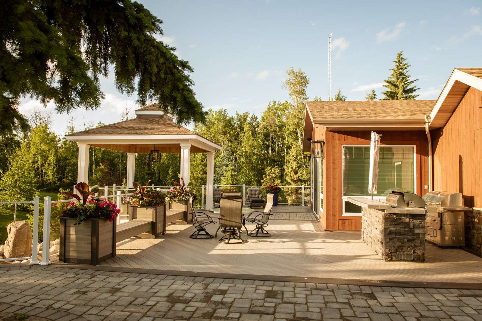 Larry’s Epic PVC & Composite Deck Edmonton Decks